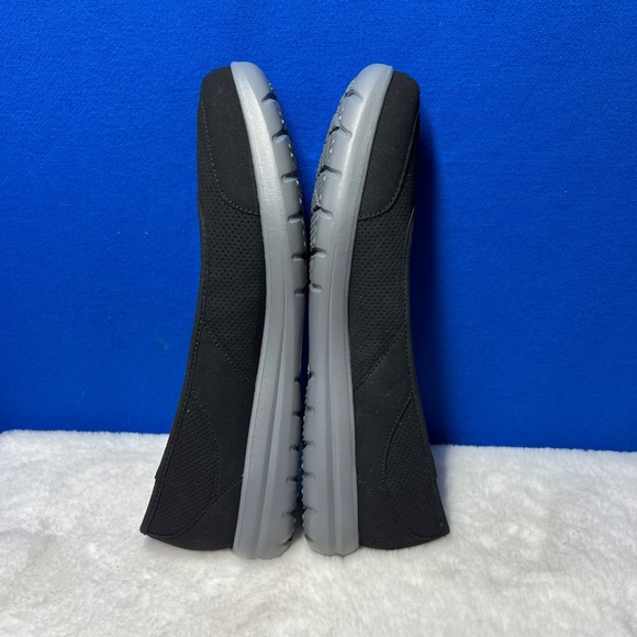 NIB/NWT🤩 |•CLARKS•| CLOUDSTEPPERS Comfort Slip On Black Shoes Size 9 1/2 - Picture 5 of 15
